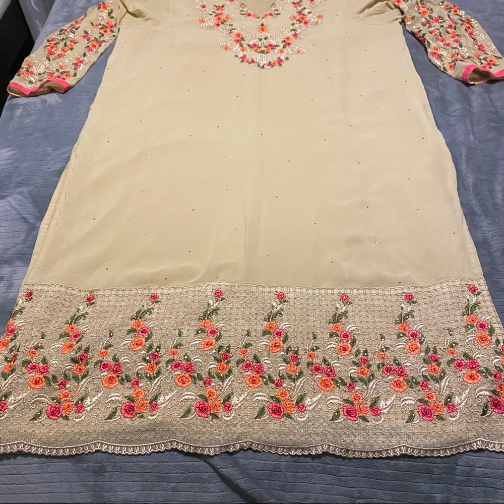 Indian Pakistani Green Salwar Kameez - Picture 7 of 10